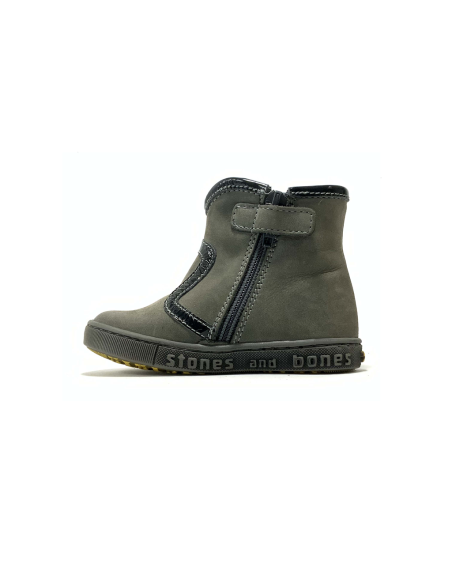 boots et bottes defy stones and bones