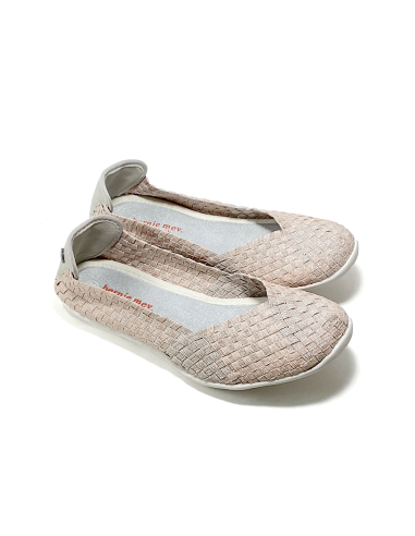 ballerines catwalk. bernie mev
