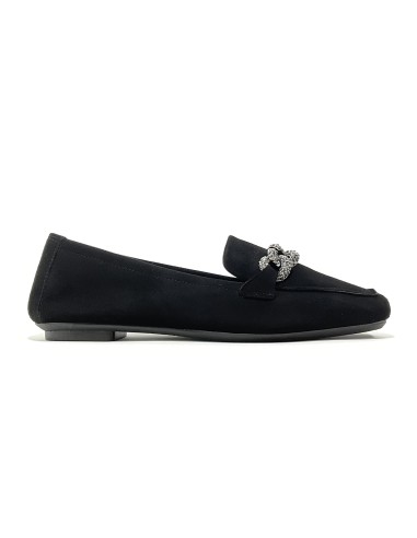 mocassins holding reqins