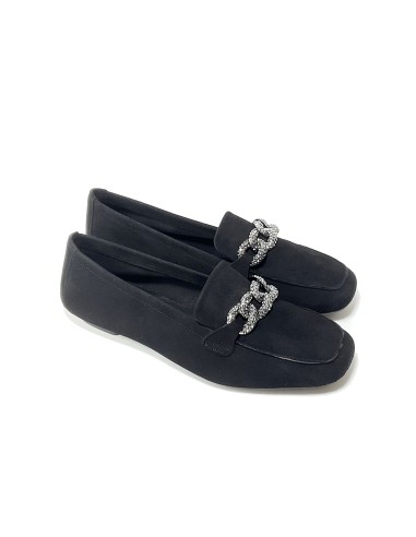 mocassins holding reqins