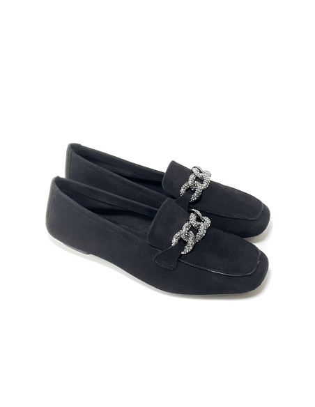 mocassins holding reqins