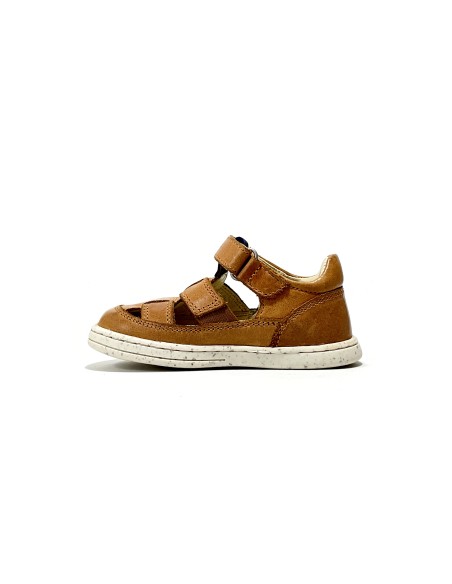 1er pas tractus g KICKERS