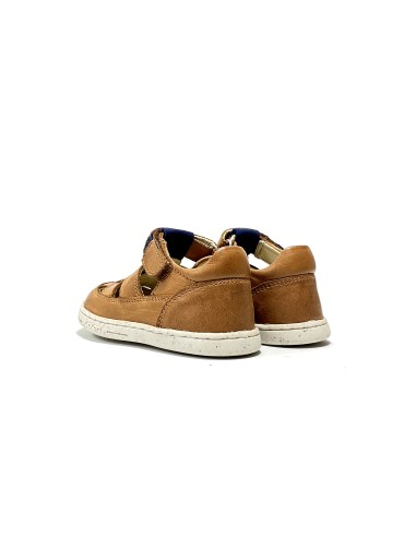 1er pas tractus g KICKERS